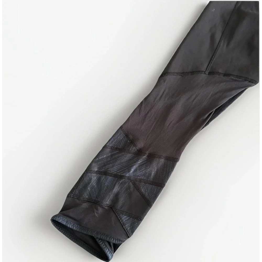 LULULEMON Size 8 Black With Pattern 25
